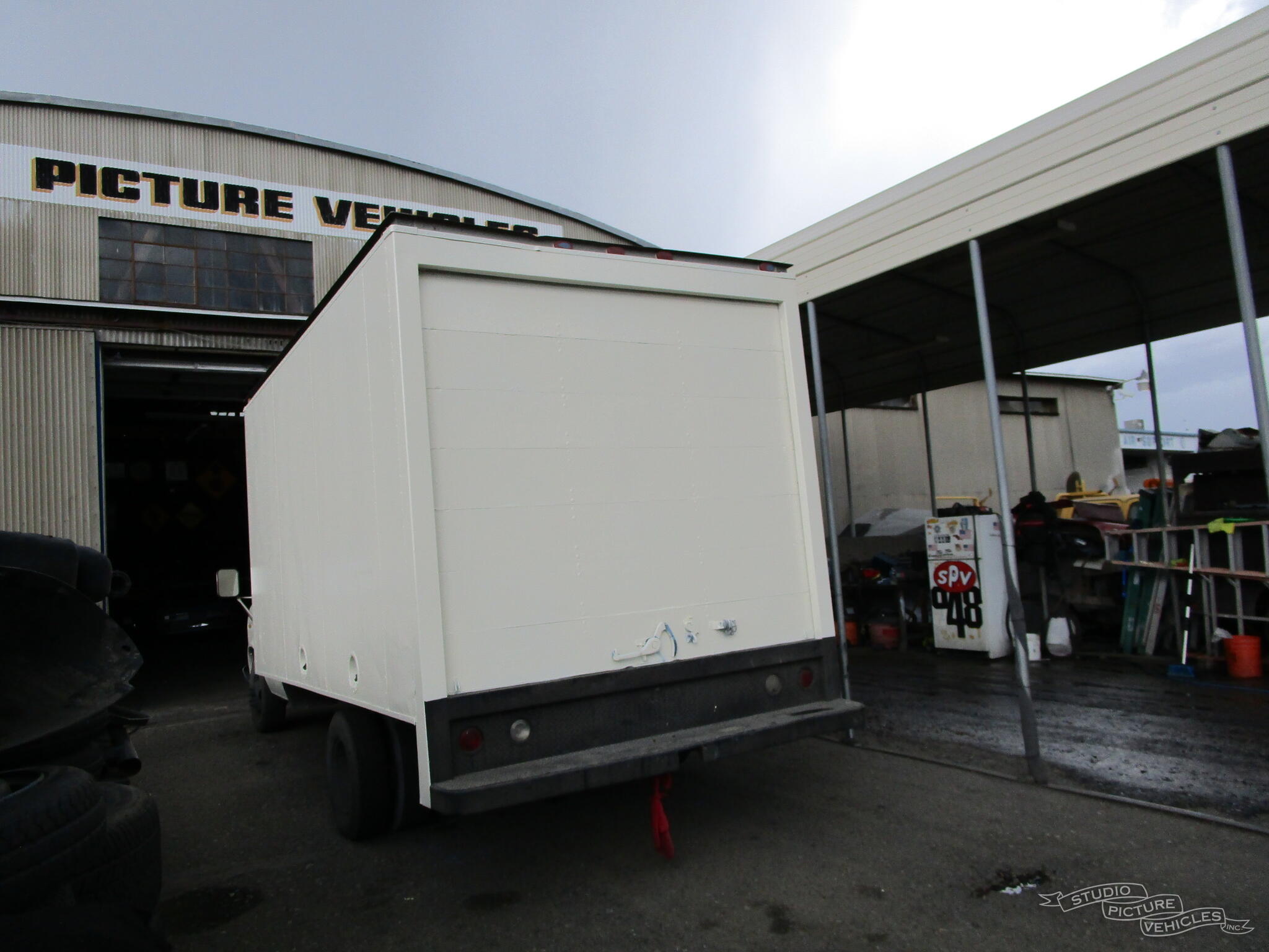 Ford Box Van | Studio Picture Vehicles